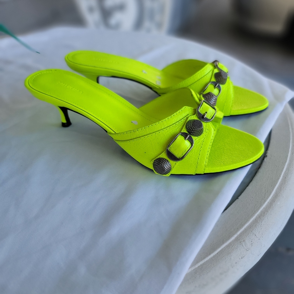 Balenciaga kitten heels - Picture 3 of 9